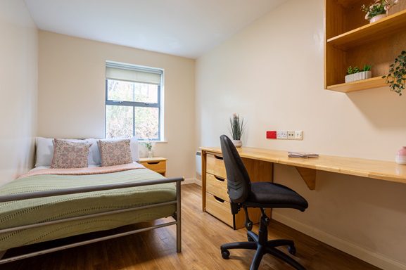 Bronze Non Ensuite | 4 or 5 Bed Flat Image