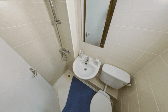Silver Ensuite | 3 or 4 Bed Flat Image