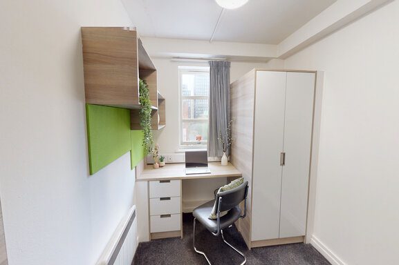 Silver Plus Non Ensuite | 4 Bed Flat Image