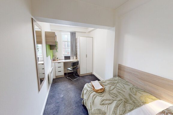 Silver Plus Non Ensuite | 4 Bed Flat Image