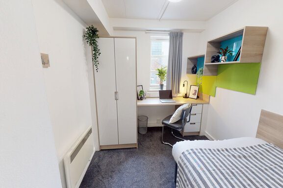 Silver Plus Non Ensuite | 4 Bed Flat Image