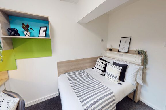 Silver Plus Non Ensuite | 4 Bed Flat Image