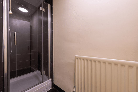 Bronze Non Ensuite | 3 – 7 Bed Flat Image