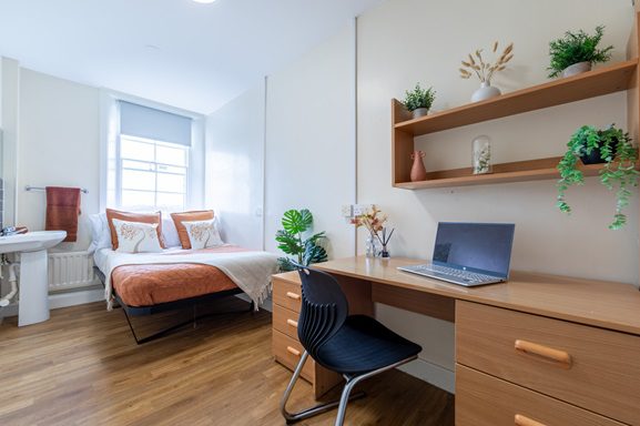 Bronze Non Ensuite | 3 – 7 Bed Flat Image