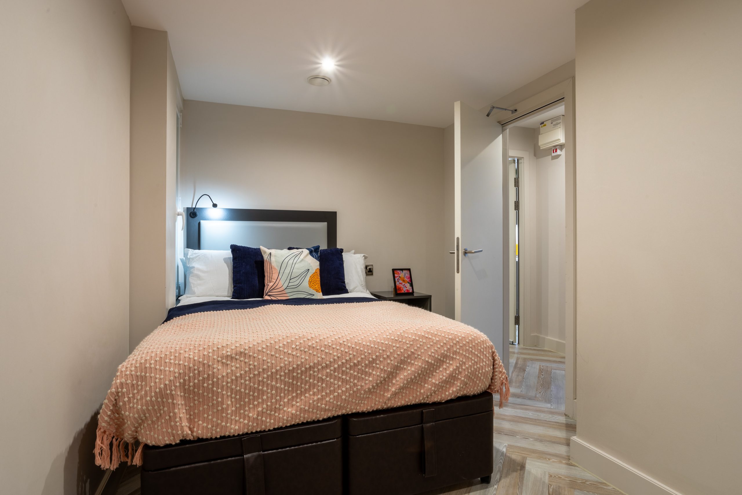 Gold 1 Bed Apartment Image