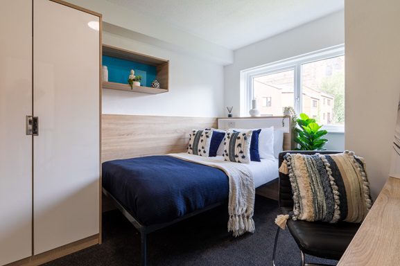 Gold Ensuite Large Image