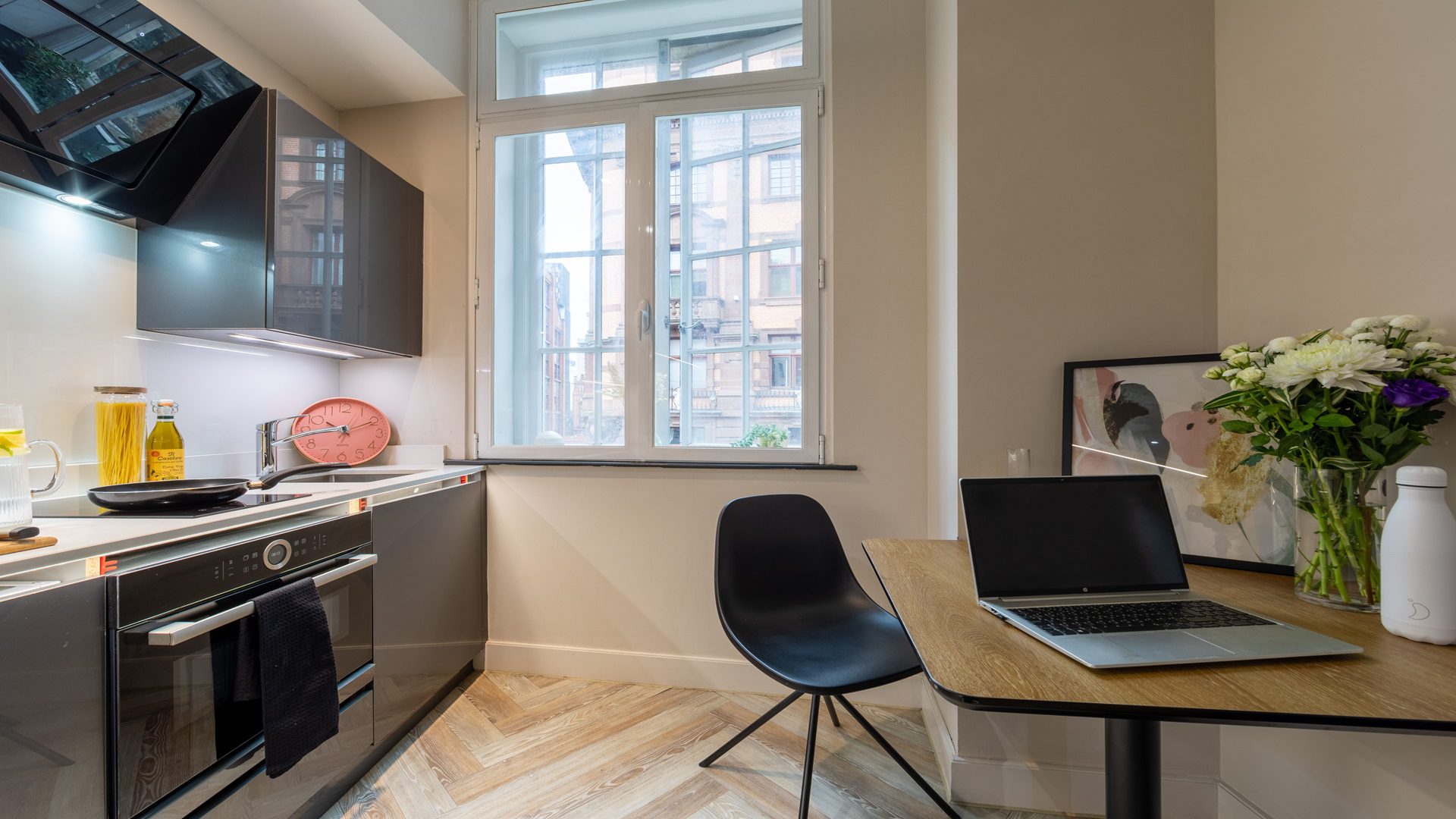 Dwell Student Living Princess Street Silver Plus Studio